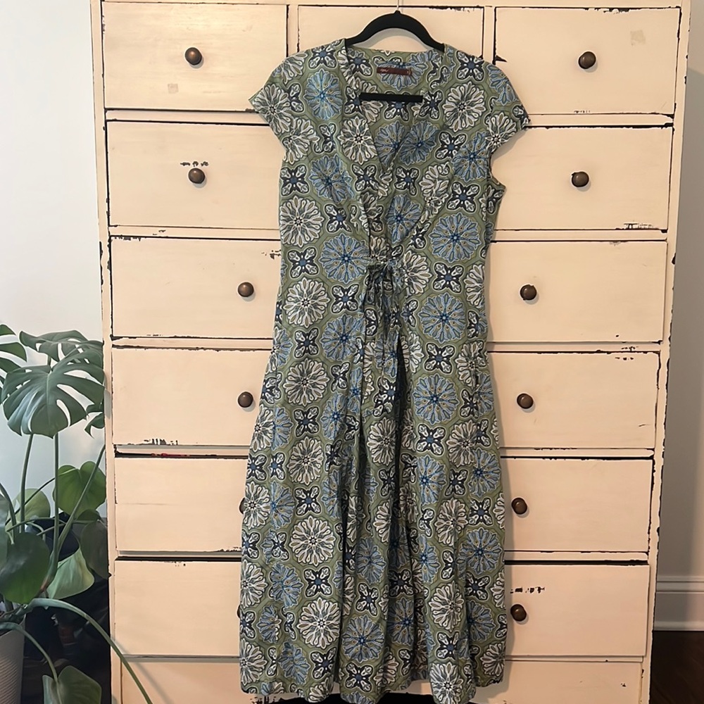 Womens size 14 tea collection dress in great condition